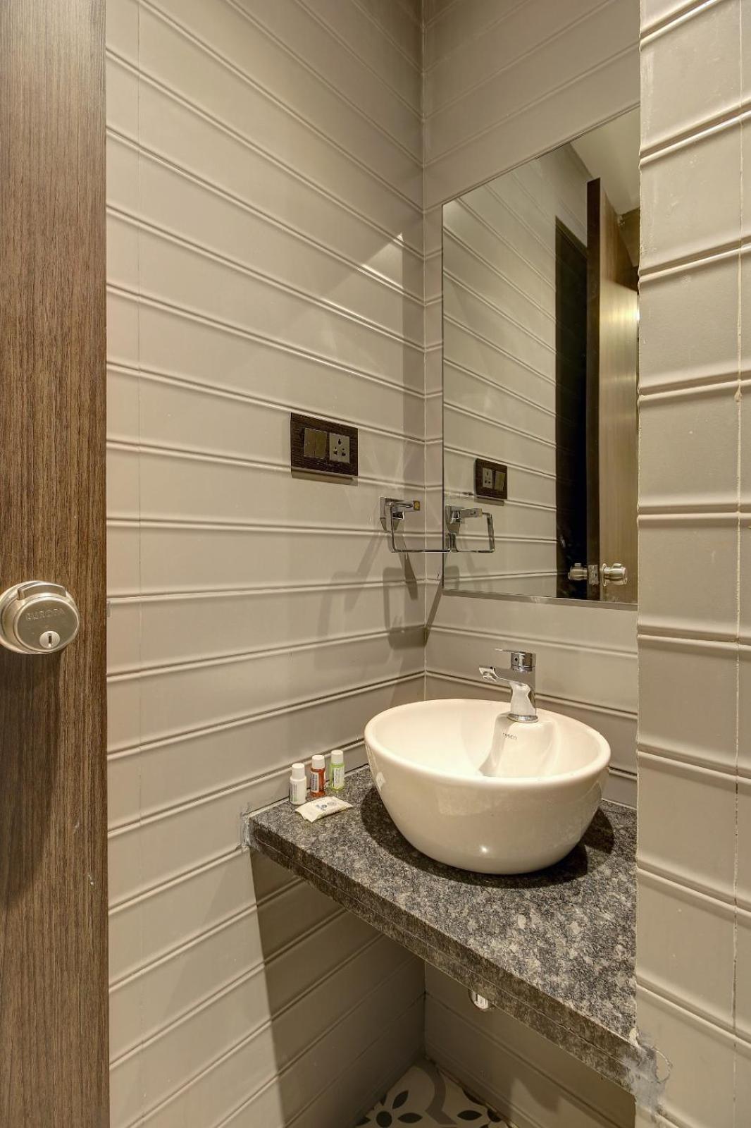 Magnus Fortune House Business Hotel , Magarpatta Mundhva المظهر الخارجي الصورة