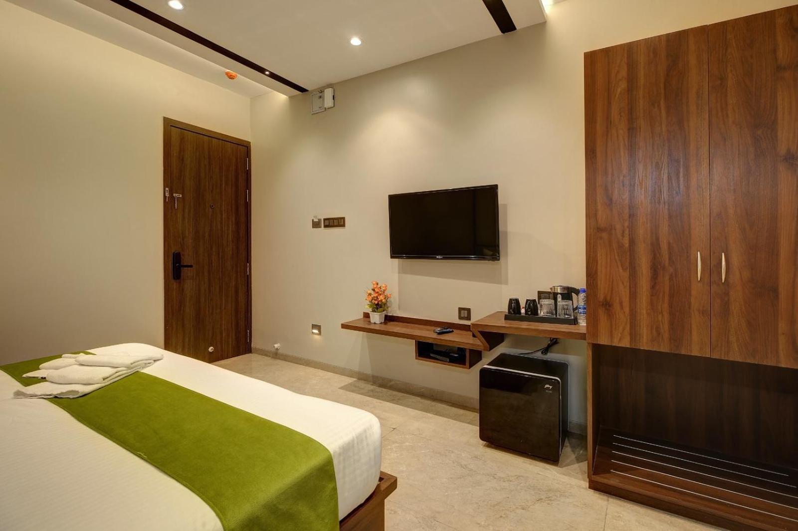 Magnus Fortune House Business Hotel , Magarpatta Mundhva المظهر الخارجي الصورة