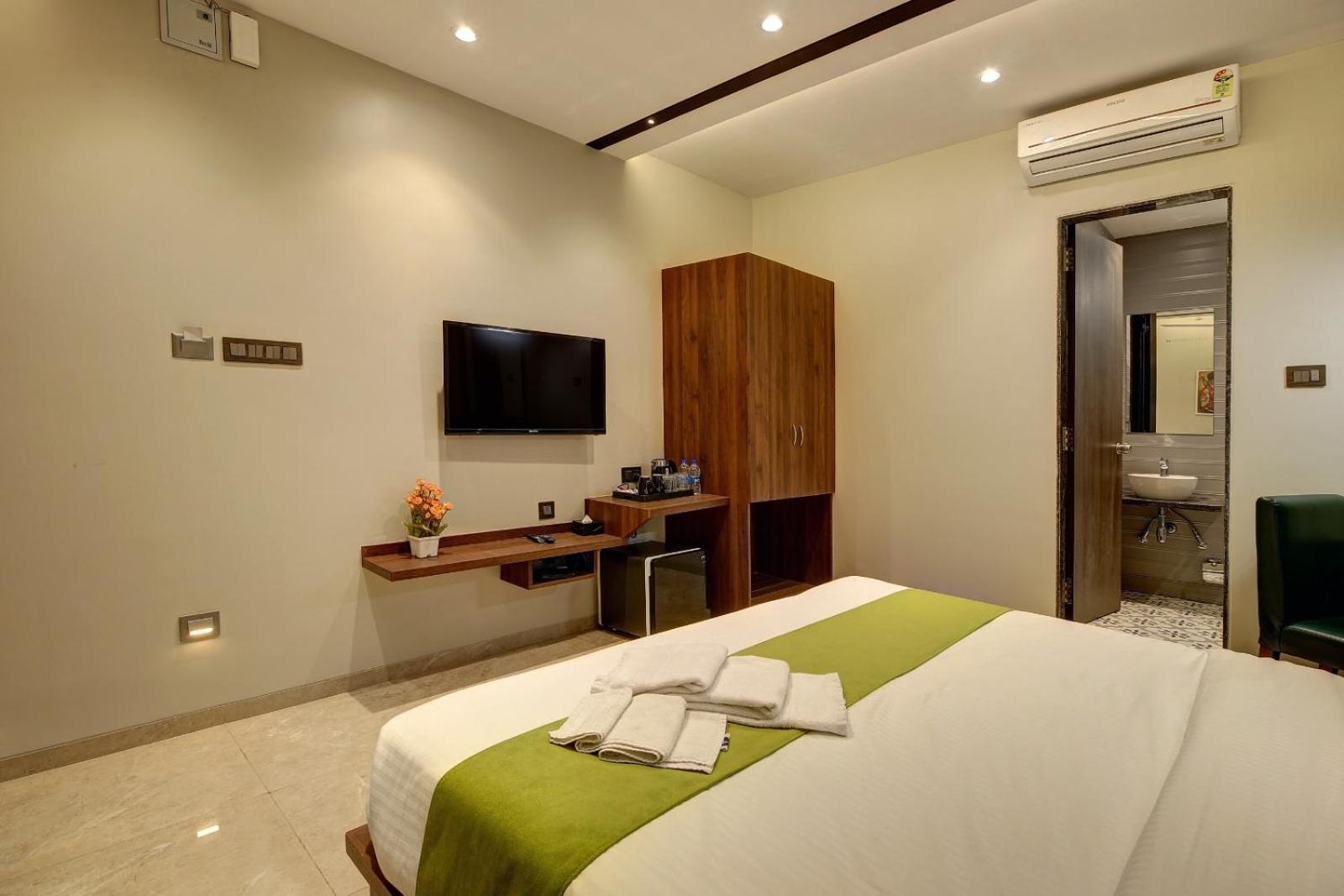 Magnus Fortune House Business Hotel , Magarpatta Mundhva المظهر الخارجي الصورة